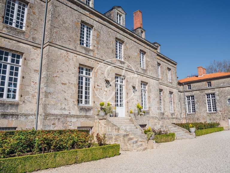 Château Nantes - 12 chambres - 2000m²