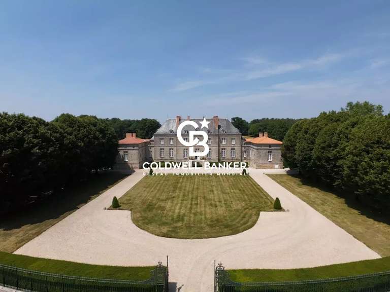 Castle Nantes - 16 bedrooms - 900m²