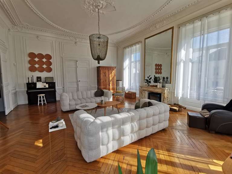 Maison Nantes - 12 chambres - 675m²
