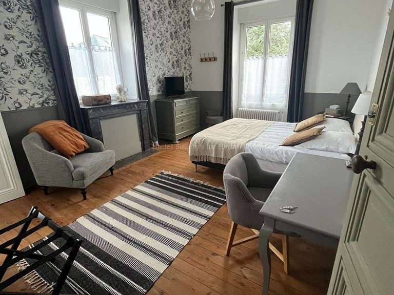 Maison Nantes - 12 chambres - 675m²