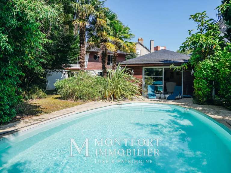 Maison Nantes - 7 chambres - 295m²