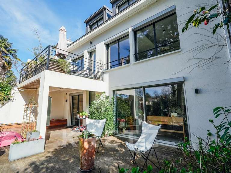 Maison Nantes - 5 chambres - 232m²