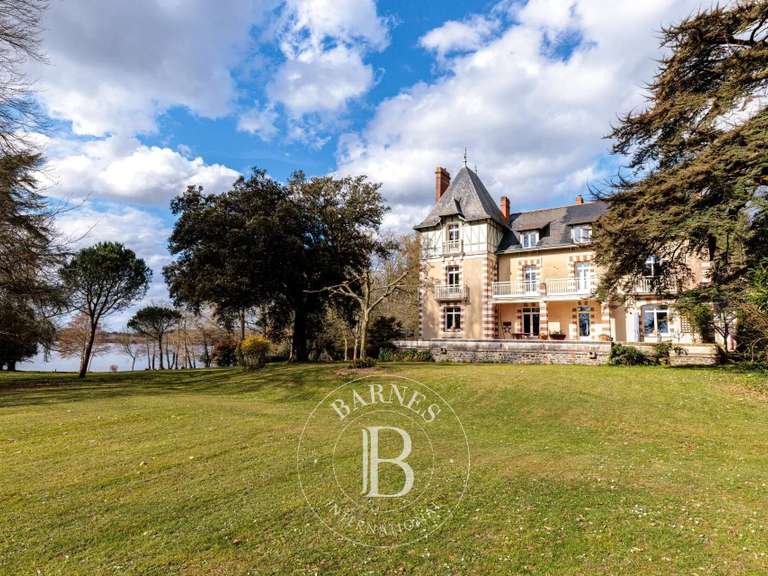 Maison Nantes - 1022m²