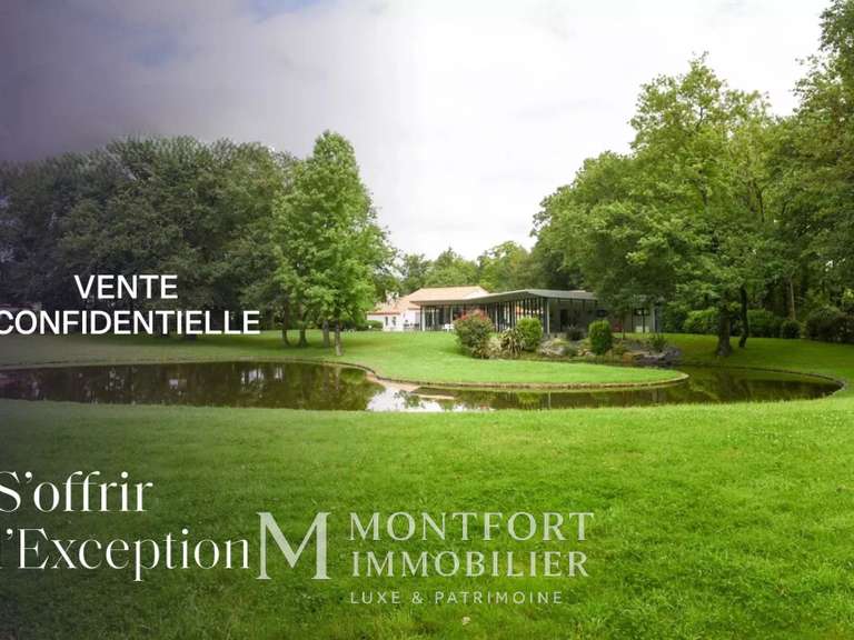 Maison Nantes - 4 chambres - 651m²