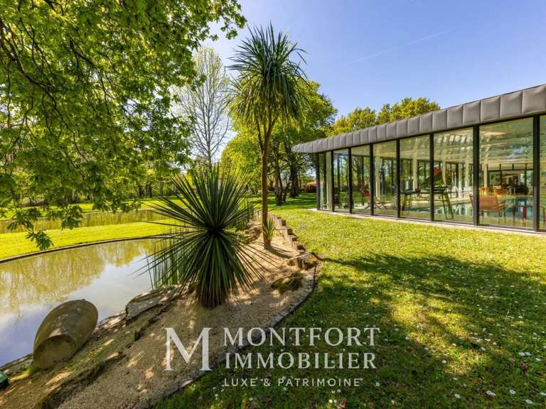 Maison Nantes - 4 chambres - 651m²