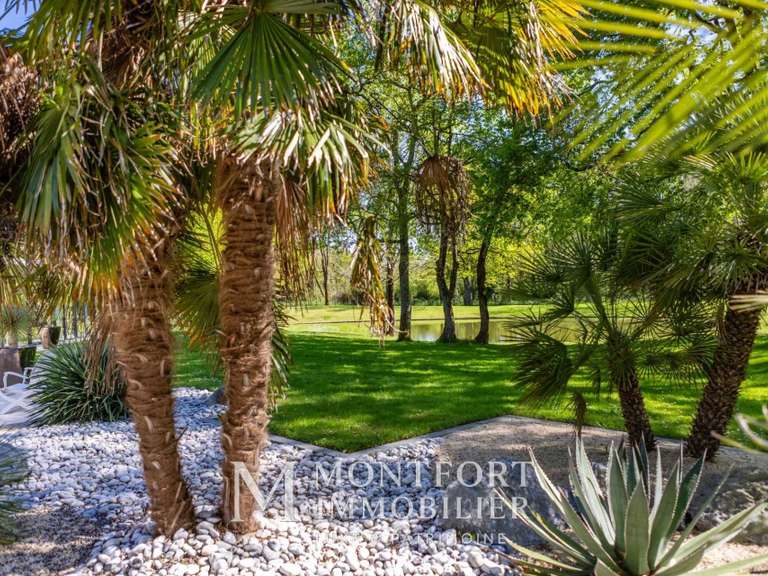 Maison Nantes - 4 chambres - 651m²