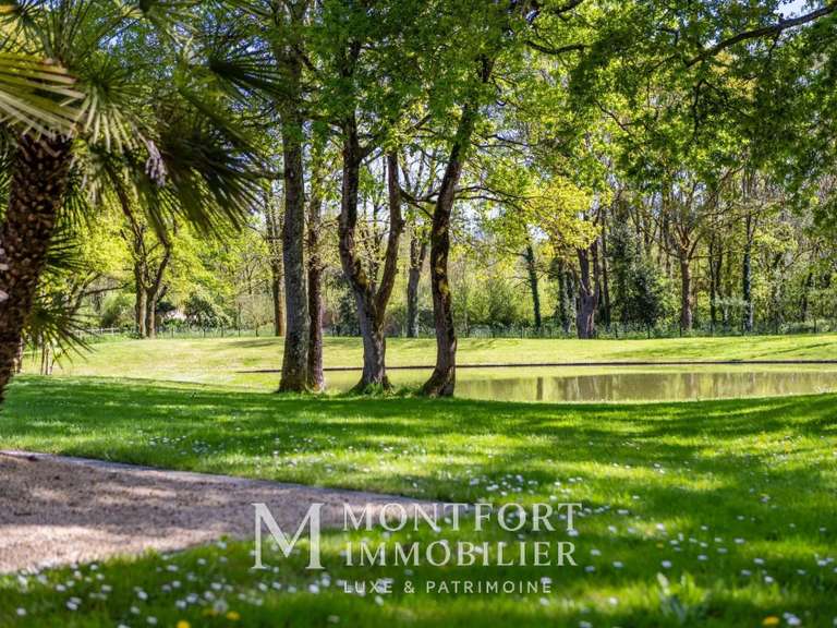 Maison Nantes - 4 chambres - 651m²