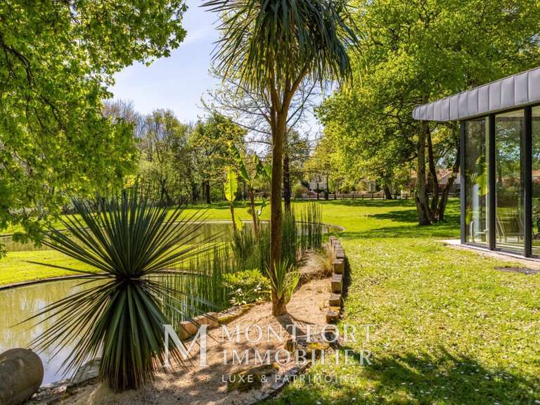 Maison Nantes - 4 chambres - 651m²