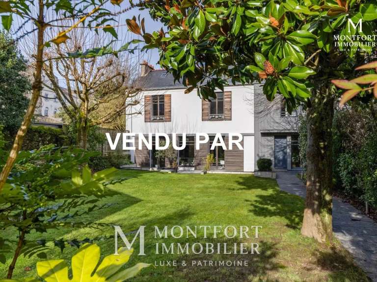 Maison Nantes - 6 chambres - 301m²