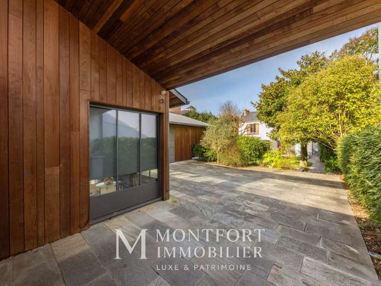 Maison Nantes - 6 chambres - 301m²