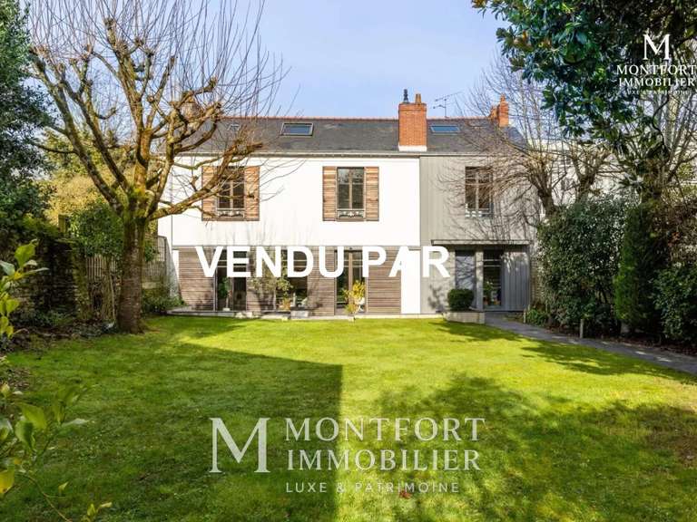 Maison Nantes - 6 chambres - 301m²