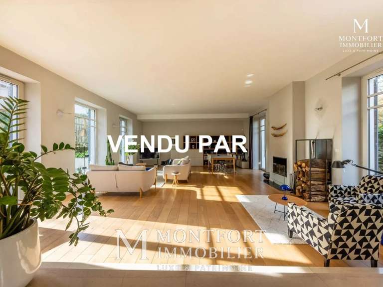 Maison Nantes - 6 chambres - 301m²
