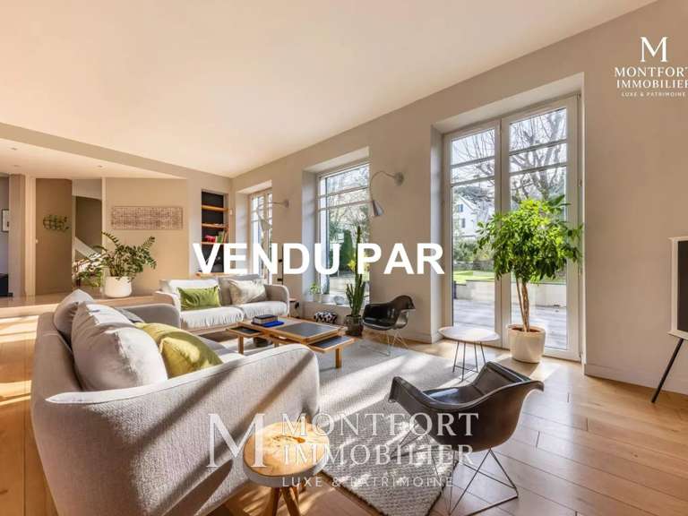 Maison Nantes - 6 chambres - 301m²