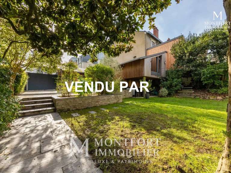 Maison Nantes - 6 chambres - 301m²