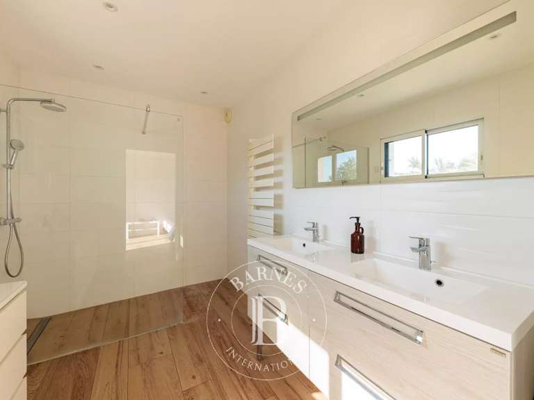 Maison Nantes - 5 chambres - 304m²