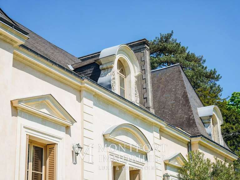 Maison Nantes - 10 chambres - 654m²