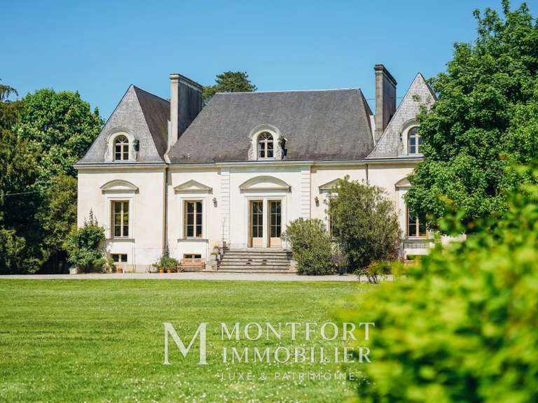 Maison Nantes - 10 chambres - 654m²