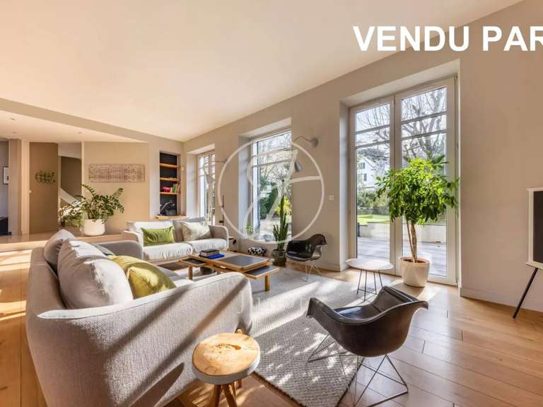 Maison Nantes - 6 chambres - 301m²