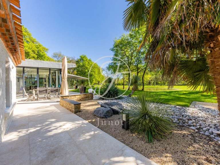 Maison Nantes - 4 chambres - 651m²