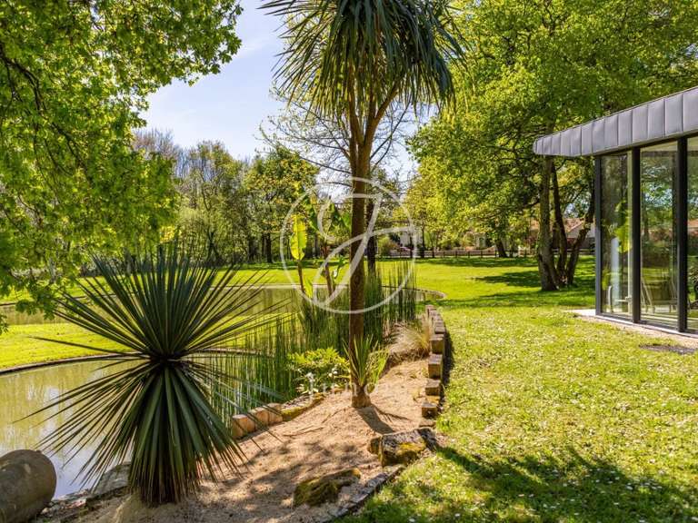 Maison Nantes - 4 chambres - 651m²