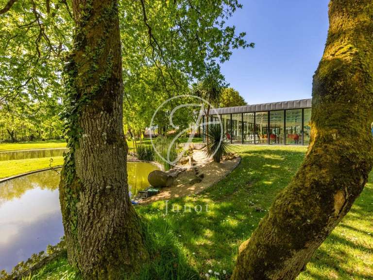 Maison Nantes - 4 chambres - 651m²