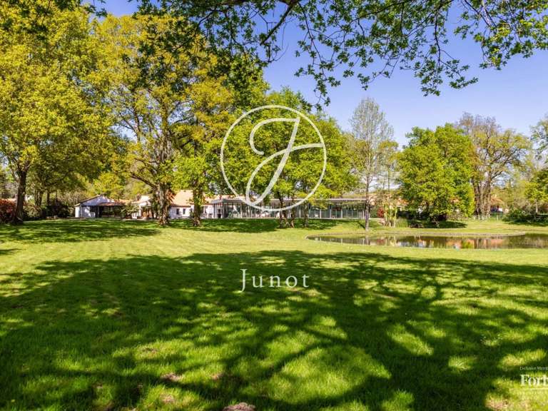 House Nantes - 4 bedrooms - 651m²