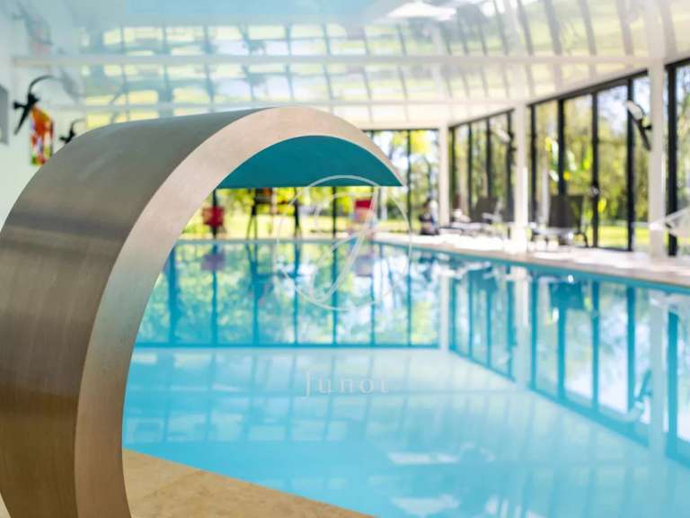 Maison Nantes - 4 chambres - 651m²