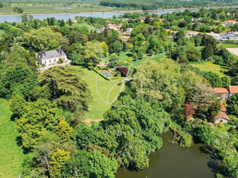 Maison Nantes - 10 chambres - 654m²