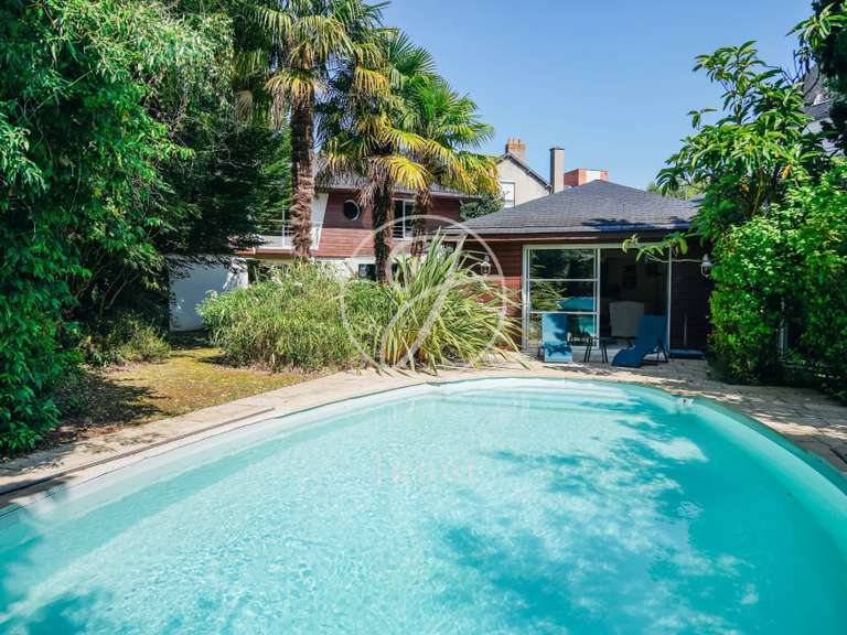 Maison Nantes - 7 chambres - 320m²