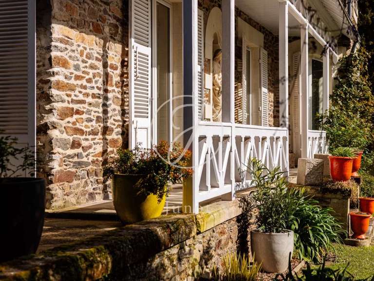 Maison Nantes - 4 chambres - 259m²