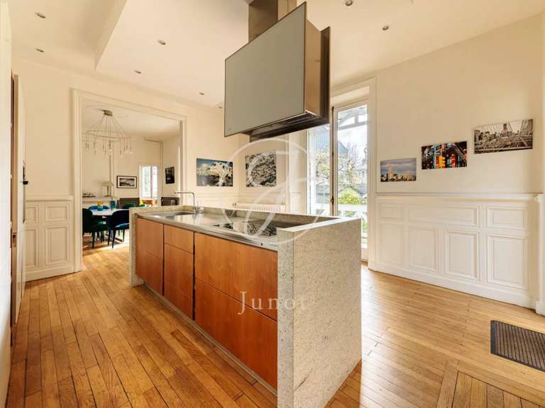 Maison Nantes - 4 chambres - 259m²