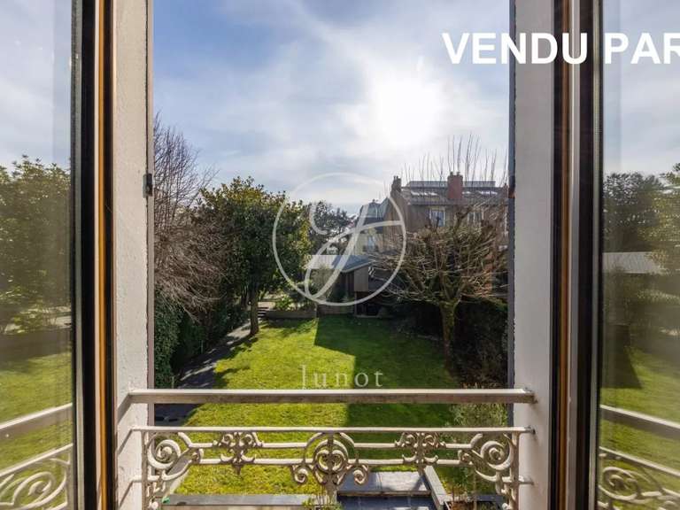 Maison Nantes - 6 chambres - 301m²
