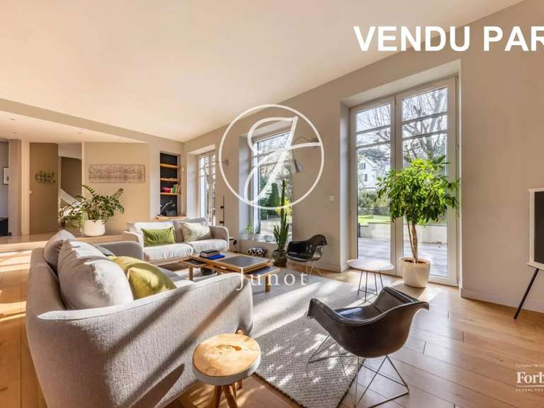 Maison Nantes - 6 chambres - 301m²
