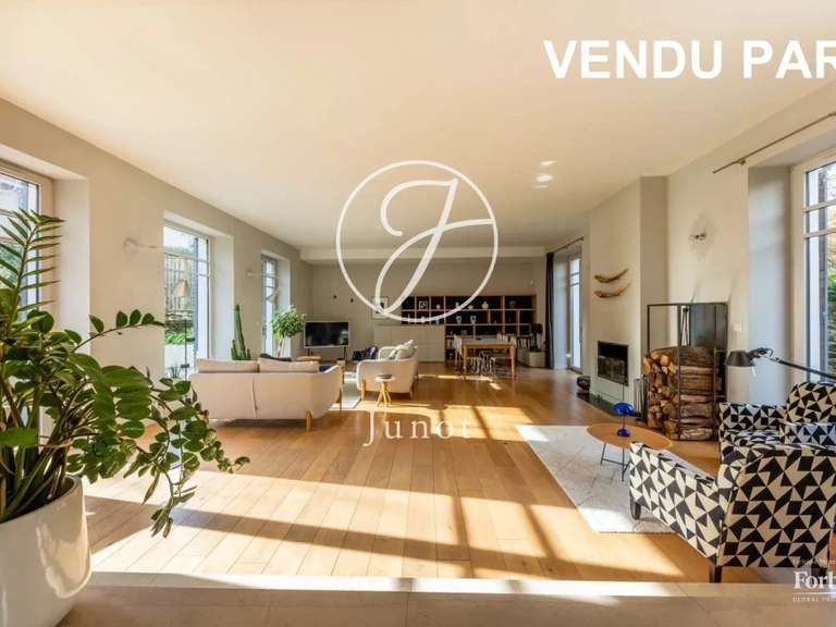 Maison Nantes - 6 chambres - 301m²