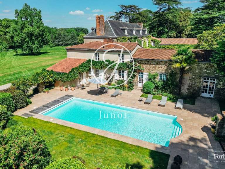 Maison Nantes - 5 chambres - 447m²