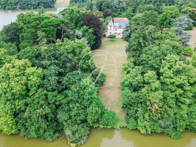 Maison Nantes - 7 chambres - 627m²