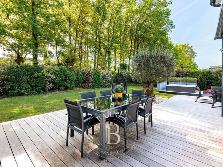 Maison Nantes - 6 chambres - 268m²