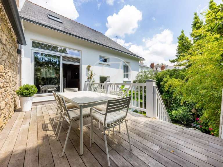 Maison Nantes - 6 chambres - 188m²