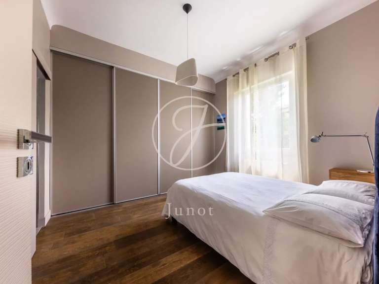 Maison Nantes - 6 chambres - 188m²