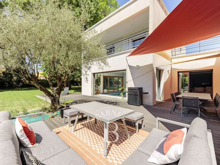 Maison Nantes - 6 chambres - 376m²