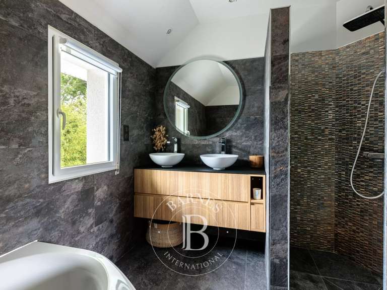 Maison Nantes - 6 chambres - 228m²