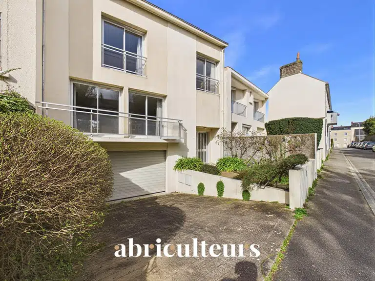 Maison Nantes - 5 chambres - 238m²