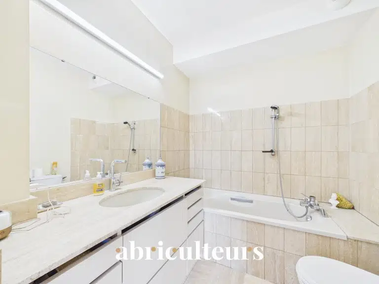 Maison Nantes - 5 chambres - 238m²