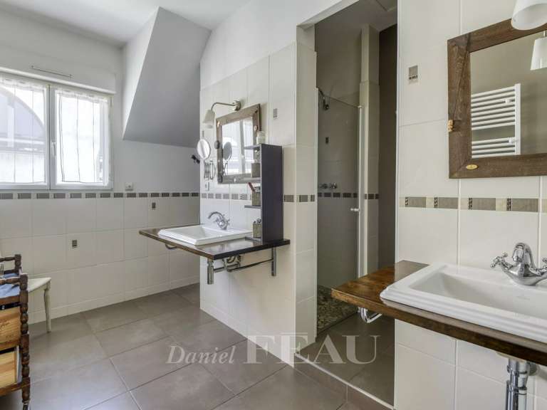 Maison Nantes - 6 chambres - 340m²