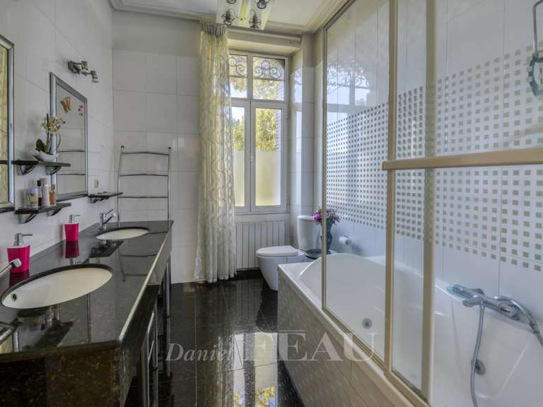 Maison Nantes - 7 chambres - 442m²
