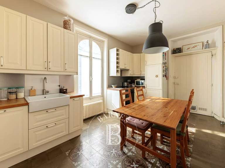 Maison Nantes - 6 chambres - 203m²
