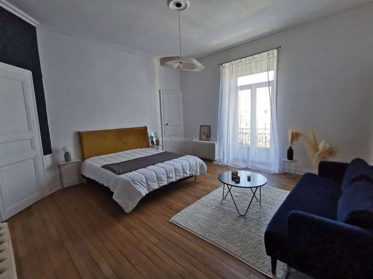 Maison Nantes - 12 chambres - 675m²