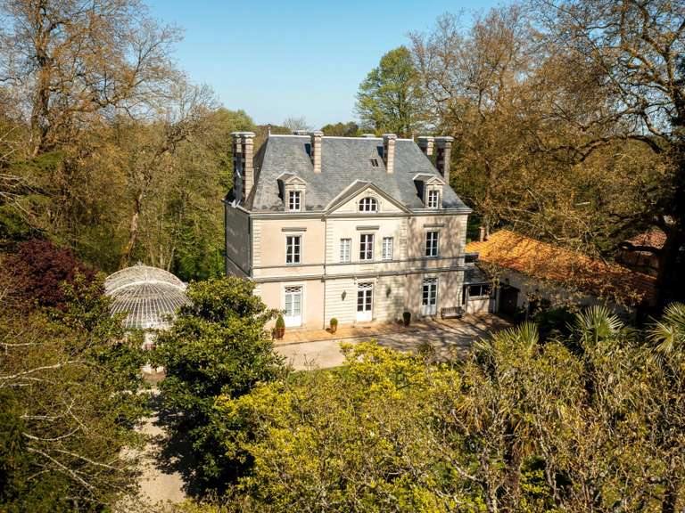 Propriété Nantes - 8 chambres - 477m²