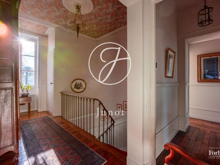 Propriété Nantes - 8 chambres - 477m²