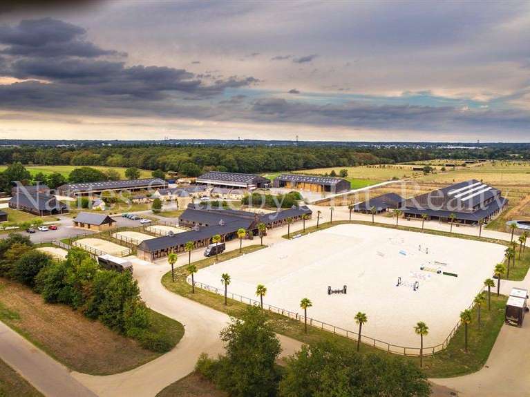 Equestrian property Nantes